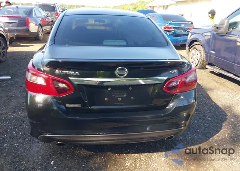 2018 Nissan Altima 2.5 Sr z USA, uszkodzony, nr VIN 1N4AL3AP1JC104348